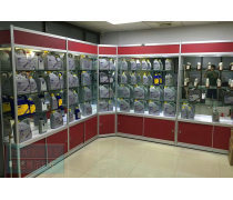 數碼產品展柜熱賣促銷，引領科技消費新浪潮